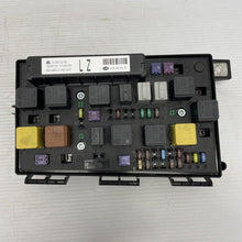 Load image into Gallery viewer, OEM VAUXHALL ASTRA ZAFIRA  93194877 93190314 FRONT FUSE BOX NEW