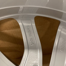 Load image into Gallery viewer, Genuine and Rover Range Rover Discovery Sport 15- Wheel LR073533