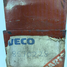 Load image into Gallery viewer, Genuine Iveco AUXILIARY SPRING 8570228