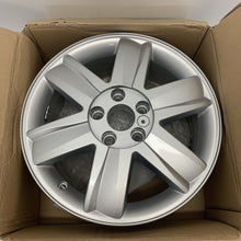 Load image into Gallery viewer, Genuine Renault Megane Nervastella 16" Single New Alloy wheel 8200359084