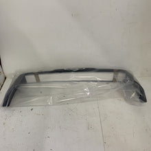 Load image into Gallery viewer, GENUINE RENAULT BUMPER 7700750823