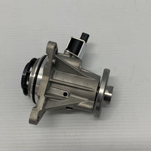 Load image into Gallery viewer, Genuine Land Rover Range Rover Water Pump lr089625