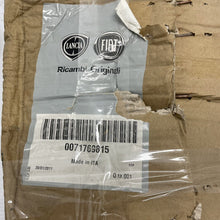 Load image into Gallery viewer, Genuine Fiat Grande Punto Front Brake Discs and Pads Kit 71769815