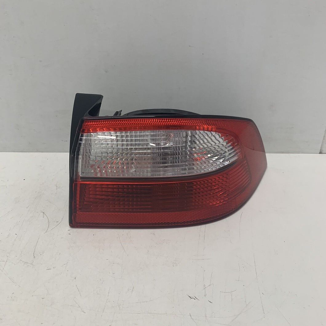 GENUINE RENAULT OUTER TAIL LAMP COMPLETE (8200002474)