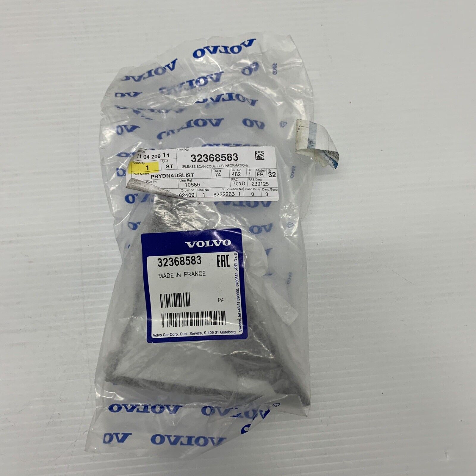 Genuine Volvo Quarter Window Trim (Left). TRIM MOULDING