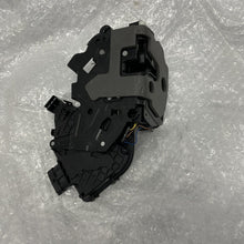 Load image into Gallery viewer, OEM LAND ROVER RANGE ROVER SPORT L494 FRONT RIGHT DOOR LATCH LR078720 GENUINE