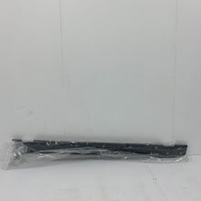 Load image into Gallery viewer, Genuine Kia Stonic 17-20 outterside sill trim 87752h8400