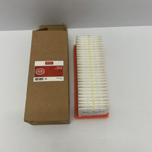 Load image into Gallery viewer, Genuine Renault 8660003758 FILTRE A AIR MOTR