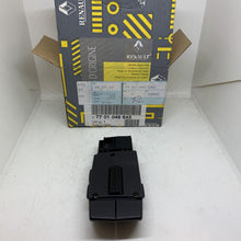 Load image into Gallery viewer, GENUINE RENAULT CONTROL SAT L2 (7701049643)