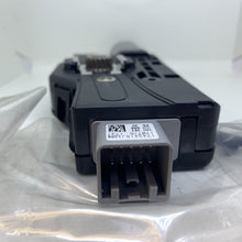 Load image into Gallery viewer, genuine Land Rover discovery 5 17- motor sunroof opening lr100591
