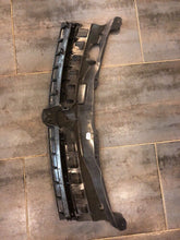 Load image into Gallery viewer, Genuine Vauxhall Astra Mk5 Front Top Grille Brand New 04-06 13241970