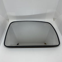 Load image into Gallery viewer, Range Rover Sport Vogue 05-09 Right Side Heated Door Mirror Glass LR017067
