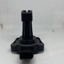 Load image into Gallery viewer, VW Audi Skoda SEAT Various Oil Level Sensor 04L907660C New Genuine VW part