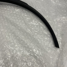 Load image into Gallery viewer, NEW LAND ROVER DISCOVERY V L462 REAR LEFT WHEEL ARCH TRIM LR138493 GENUINE