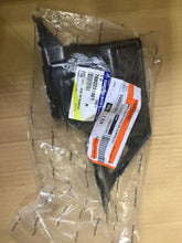 Load image into Gallery viewer, Genuine Ssangyong Right Hand Side Bumper Bracket Brand New 7882231001