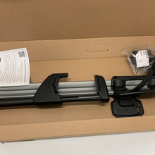 Load image into Gallery viewer, Genuine Land Rover Range Rover Bicycle Mounting Kit vplzr0186