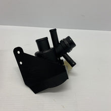Load image into Gallery viewer, LAND ROVER RANGE ROVER IV L405 Thermostat LR121833 NEW GENUINE