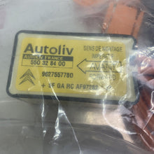 Load image into Gallery viewer, P/29 GENUINE NEW CITROEN SAXO SEAT BELT ELECTRONIC BOX 6555ZR