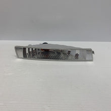 Load image into Gallery viewer, Genuine Vauxhall / Opel Vivaro A Front right Indicator unit 00-06 91166439