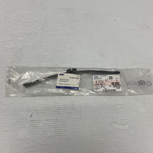 Load image into Gallery viewer, Genuine Ford 5324649 BLADE ASSY WIPER