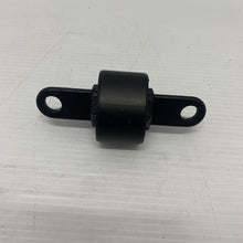Load image into Gallery viewer, Genuine Ford C-Max Focus Mk2 Kuga I Focus C-Max Rear Trailing Arm Bush 1304124