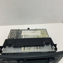 Load image into Gallery viewer, GENUIN RENAULT RADIO 7700841309