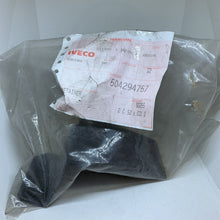 Load image into Gallery viewer, Genuine IVECO Retainer 504294757