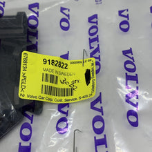 Load image into Gallery viewer, 9 x insulation mat bonnet clips for Volvo S60 S90 V60 9182822