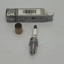 Load image into Gallery viewer, x1 spark plug 3.2 V6 Audi A4 A6 A8 101905621 New Genuine Audi part