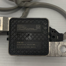 Load image into Gallery viewer, Genuine Volkswagen Amarok s6 17-22 nox sensor 059907807n