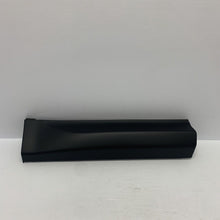 Load image into Gallery viewer, Genuine Land Rover Discovery Sport 15- rh door moulding LR164839