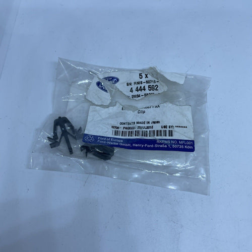 Genuine ford Clips x2 4444592