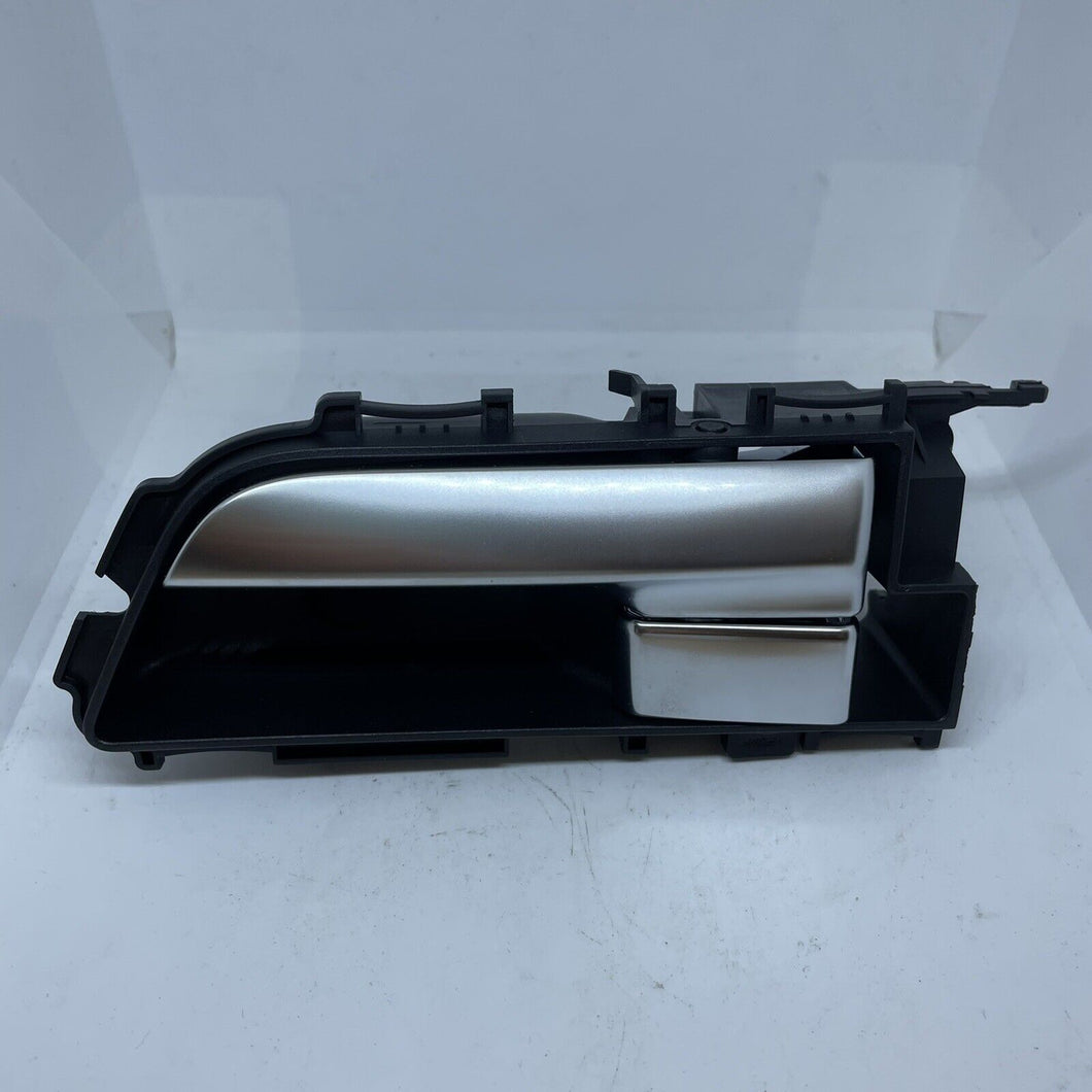 DISCOVERY 4 & RRS INNER DOOR HANDLE LEFT FRONT GENUINE NEW LR031885