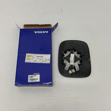Load image into Gallery viewer, Genuine Volvo XC90 (10-14) Door Mirror Glass (Right) (Chassis 543308-) 31297396