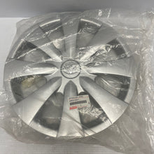 Load image into Gallery viewer, Genuine Toyota Auris 15" Wheel Trim 7 Spoke Silver 2007-2012 4260202211