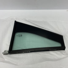 Load image into Gallery viewer, Genuine Land Rover Range Rover Sport 10-13 rh quater panel glass lr044523