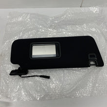 Load image into Gallery viewer, Genuine Land Rover Discovery 5 sun visor RH lr104965