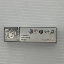 Load image into Gallery viewer, x1 spark plug 3.2 V6 Audi A4 A6 A8 101905621 New Genuine Audi part