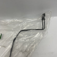 Load image into Gallery viewer, DISCOVERY SPORT REAR AXLE BREATHER TUBE NEW GENUINE LR060388