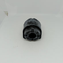 Load image into Gallery viewer, NEW GENUINE DISCOVERY SPORT 2015 FRONT STABILIZER BAR, INSULATOR - LR031310