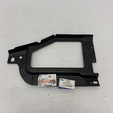 Load image into Gallery viewer, Genuine 2478491 - FORD OE 2478491 REAR RIGHT EYEPIECE