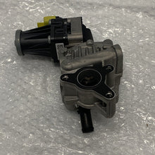 Load image into Gallery viewer, Genuine VOLVO XC60 MK2 EGR Valve 36003300