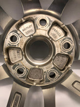Load image into Gallery viewer, Genuine 22&quot; Bentley GT/GTC Polished Alloy Wheel (Rear) - 3SA601025