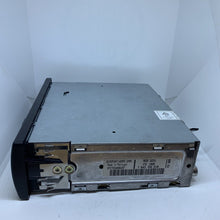 Load image into Gallery viewer, Genuine Renault Radio 7701389864