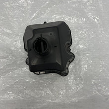 Load image into Gallery viewer, DISCOVERY 4 &amp; 5 RR SPORT VOGUE VELAR 3.0L V6 OIL SEPARATOR RESERVOIR LR013532