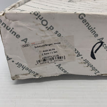 Load image into Gallery viewer, Genuine Audi A6 saloon/avant 15-16 facelift models front mudflaps 4g0075111b