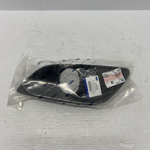 Load image into Gallery viewer, Genuine Ford Focus MK2 Front Bumper Grille 1528561