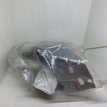 Load image into Gallery viewer, genuine vauxhall opel gm 13-16 encore fender bracket left 95244755
