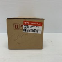 Load image into Gallery viewer, Genuine KIA CEED 2006-2009 5DR HATCH LH PASSENGER REAR REFLECTOR 924011H100