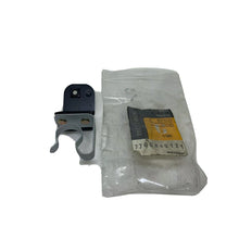 Load image into Gallery viewer, GENUINE RENAULT PIPE CLIP  (7700840121)